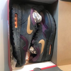 Men’s Nike Air Max 1 premiums 9.5